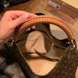 Louis Vuitton Artsy MM
